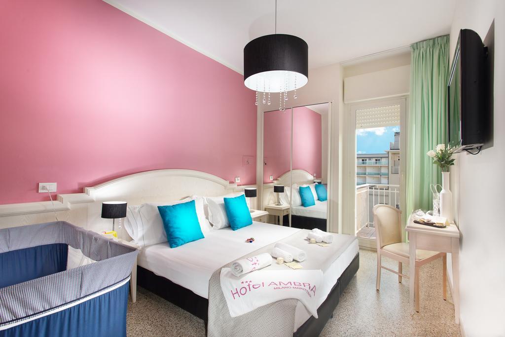 Hotel Ambra Milano Marittima Bagian luar foto