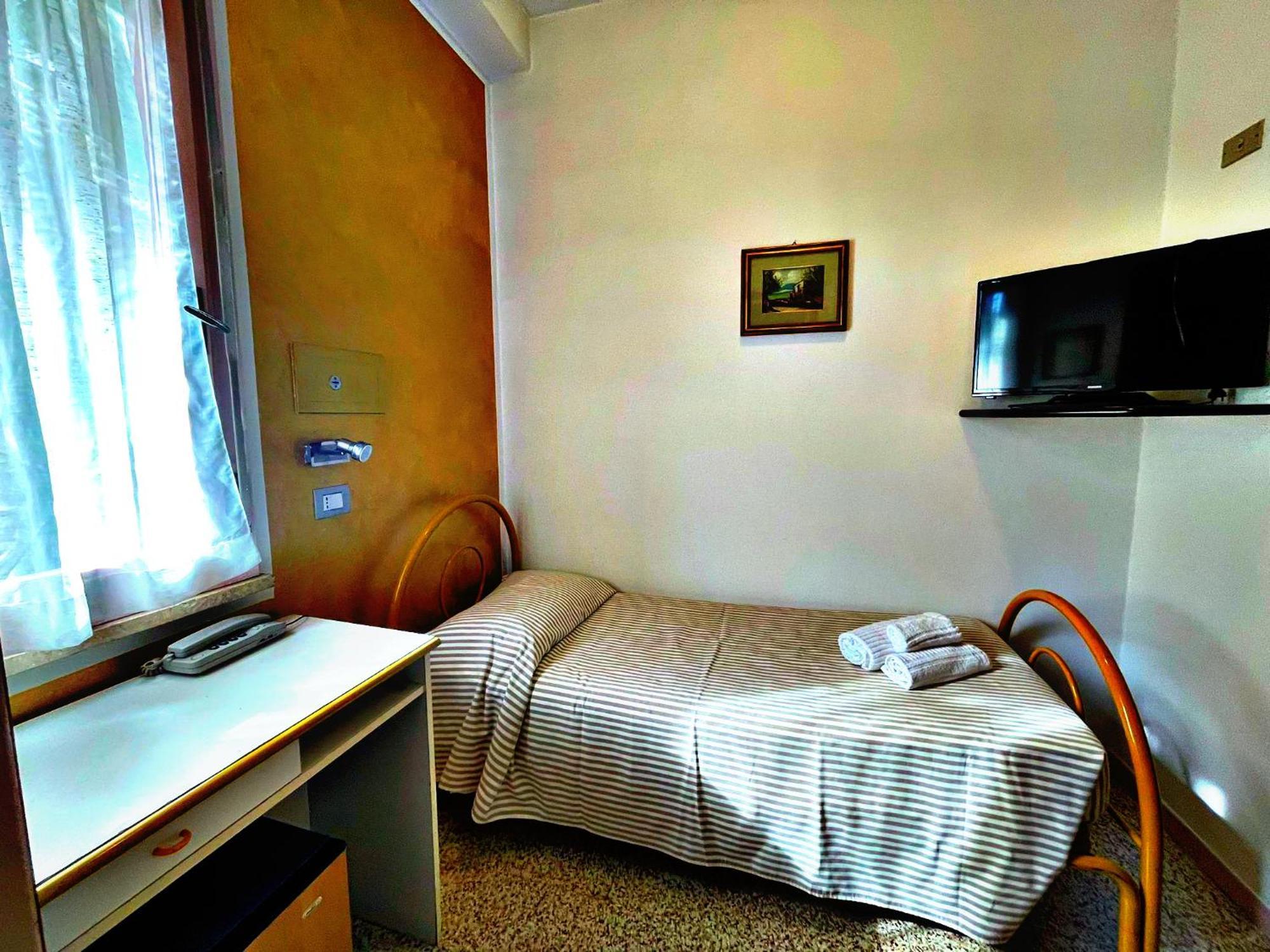 Hotel Ambra Milano Marittima Bagian luar foto