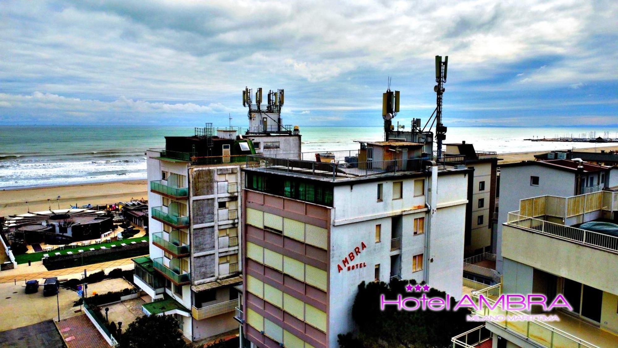 Hotel Ambra Milano Marittima Bagian luar foto