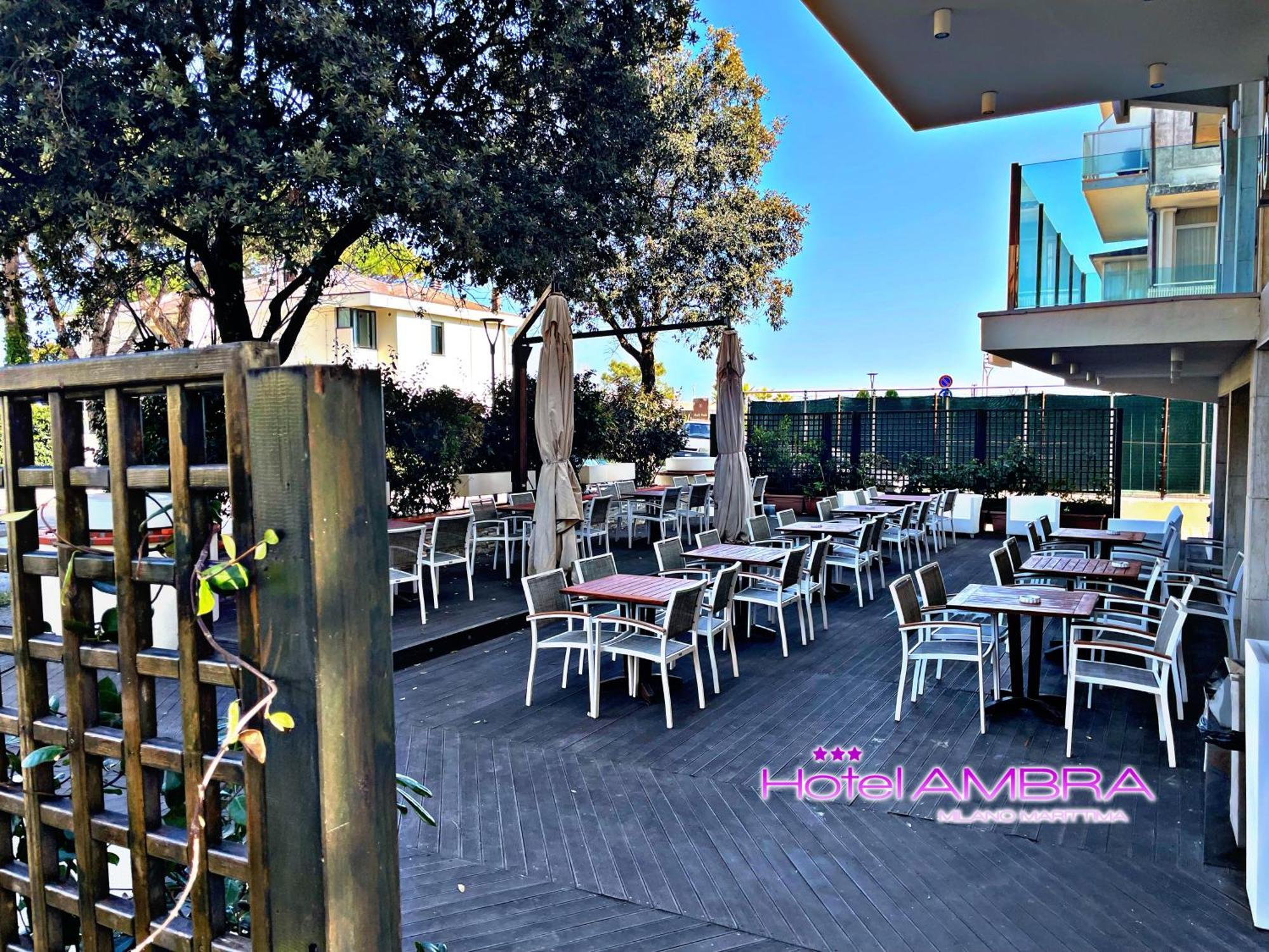 Hotel Ambra Milano Marittima Bagian luar foto