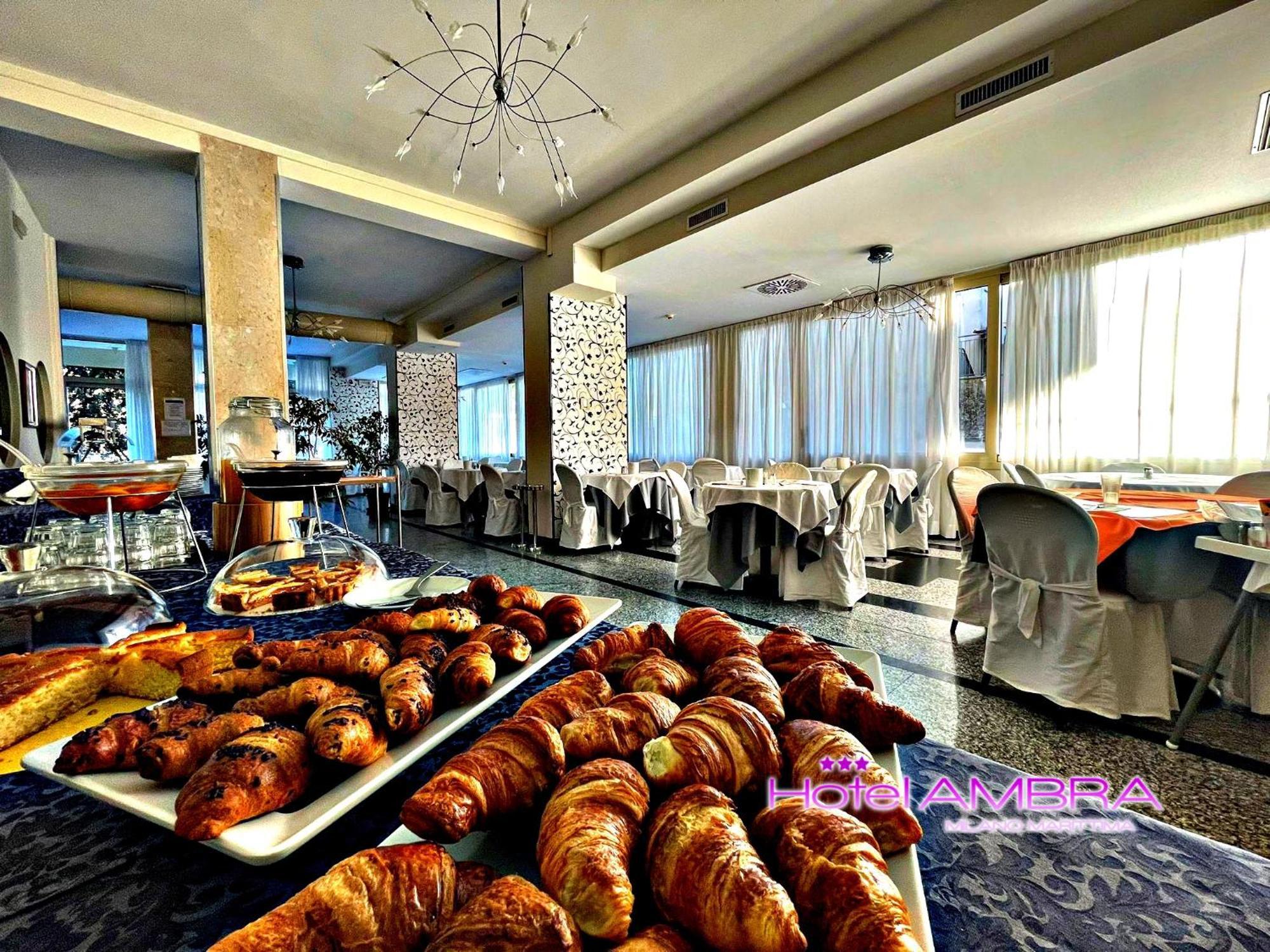 Hotel Ambra Milano Marittima Bagian luar foto
