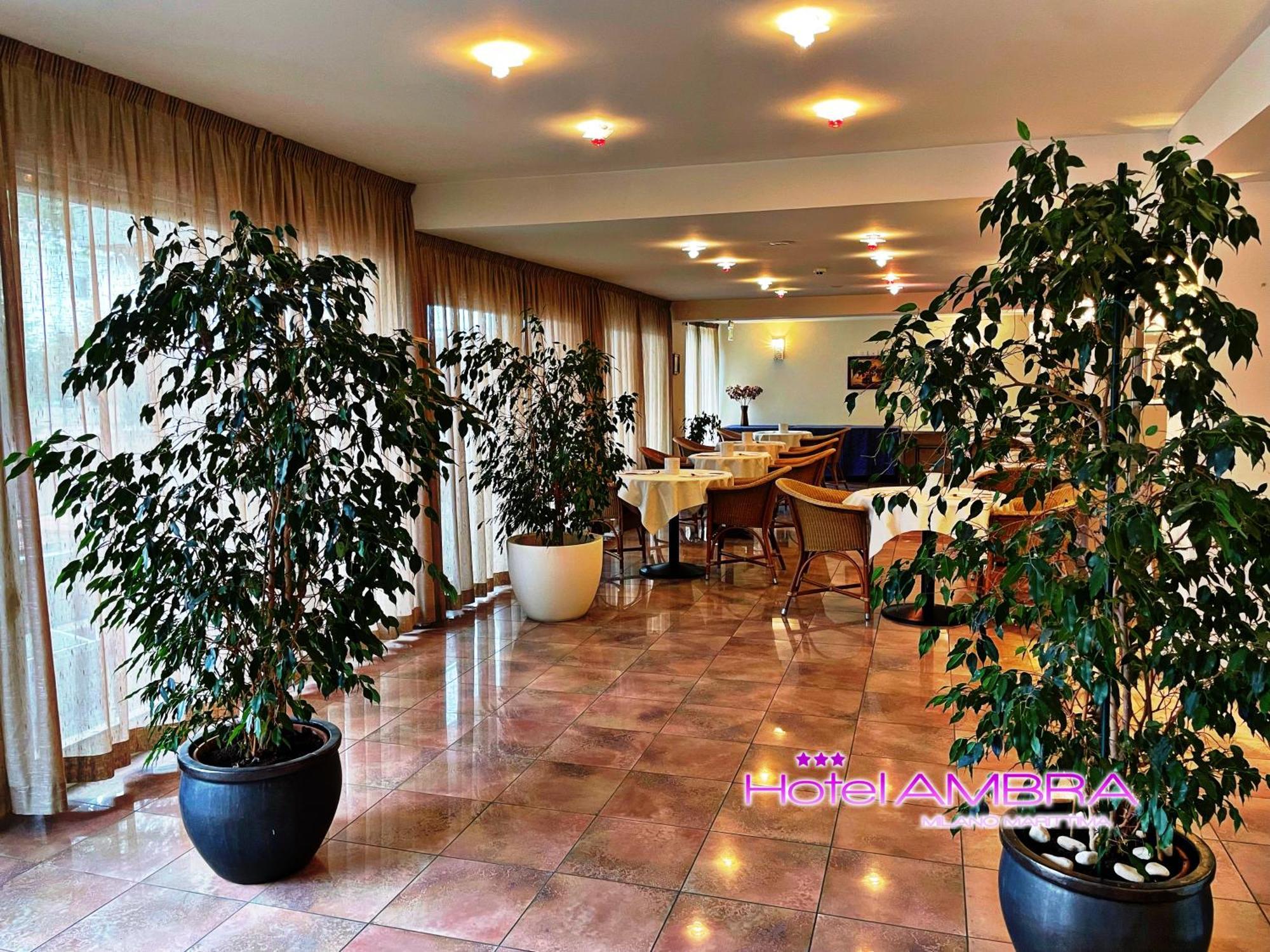 Hotel Ambra Milano Marittima Bagian luar foto