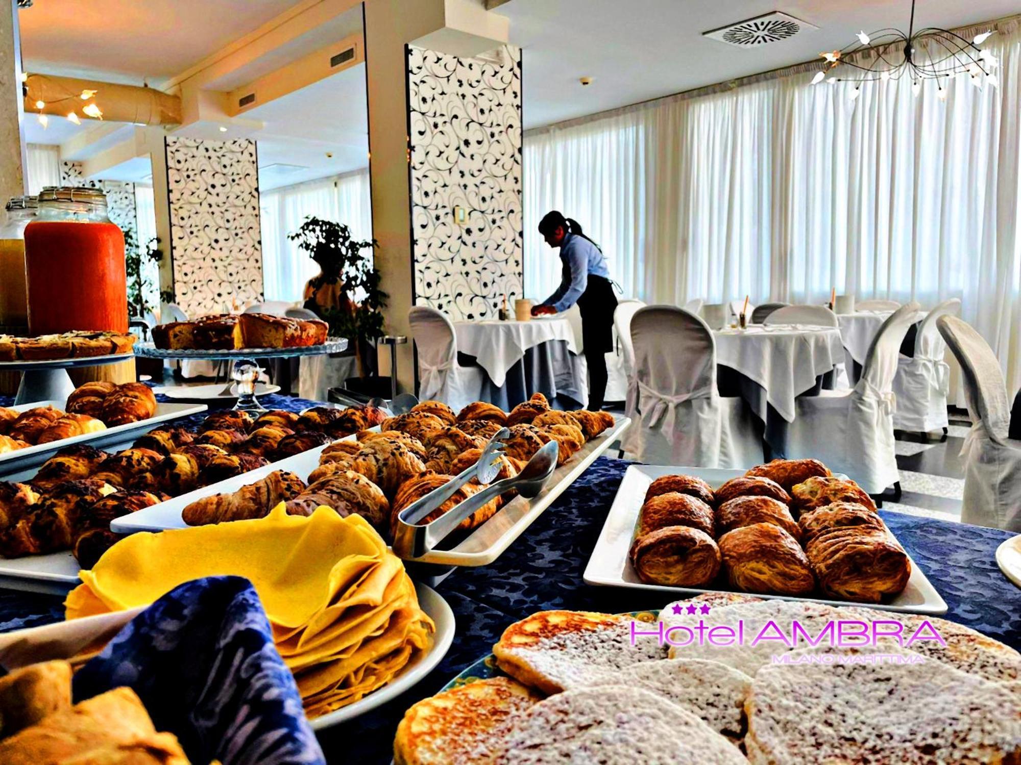 Hotel Ambra Milano Marittima Bagian luar foto