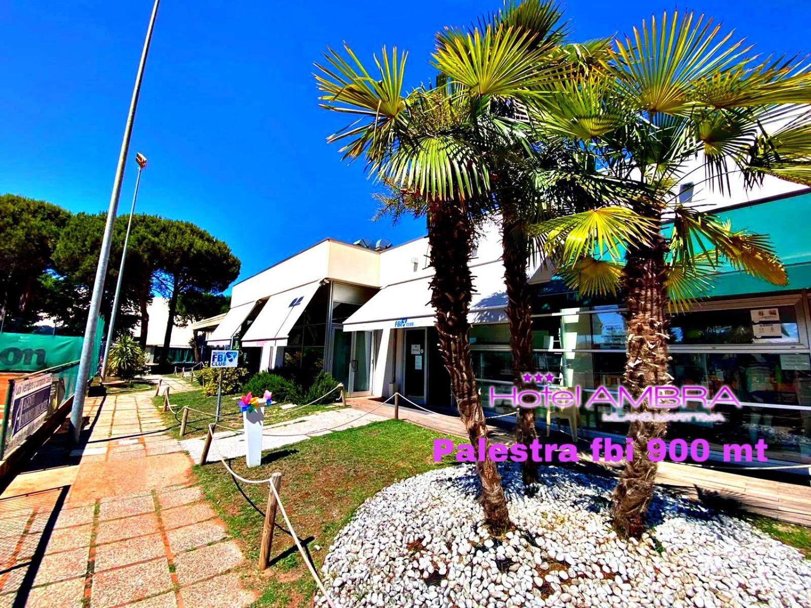 Hotel Ambra Milano Marittima Bagian luar foto