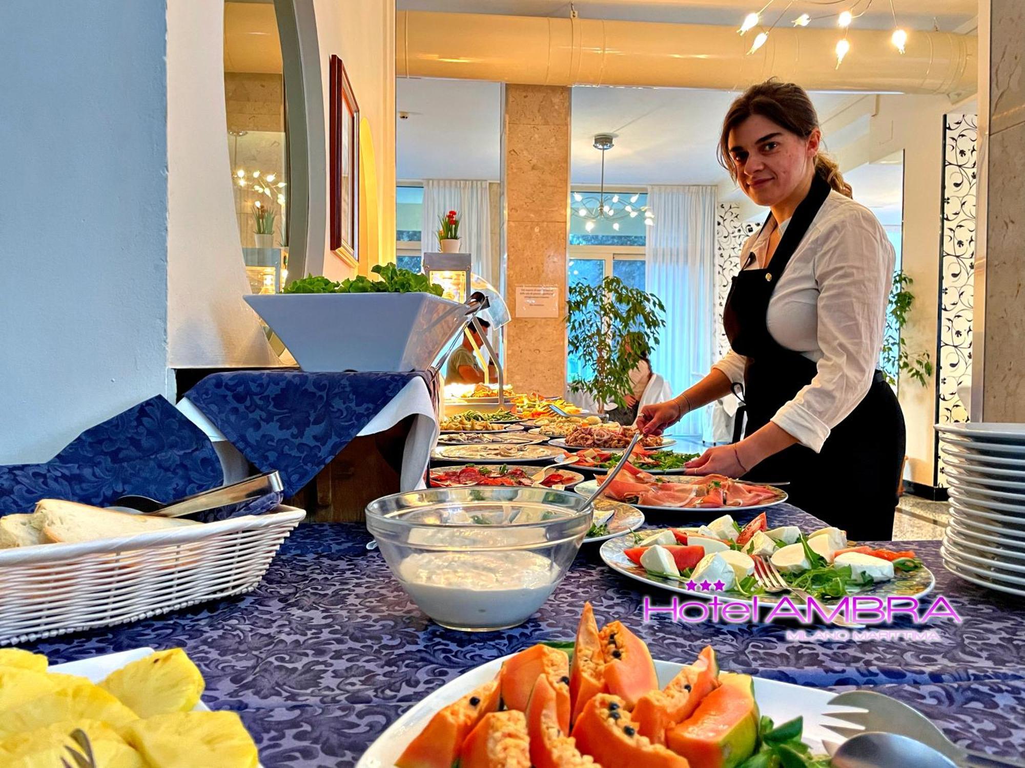 Hotel Ambra Milano Marittima Bagian luar foto