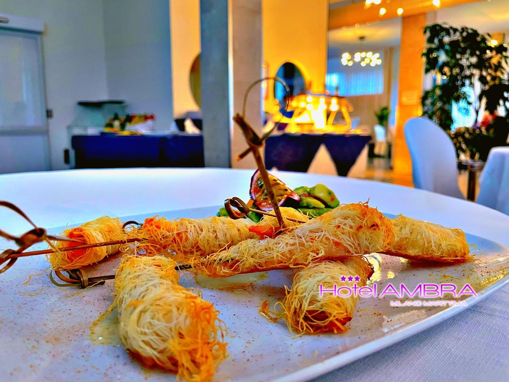 Hotel Ambra Milano Marittima Bagian luar foto
