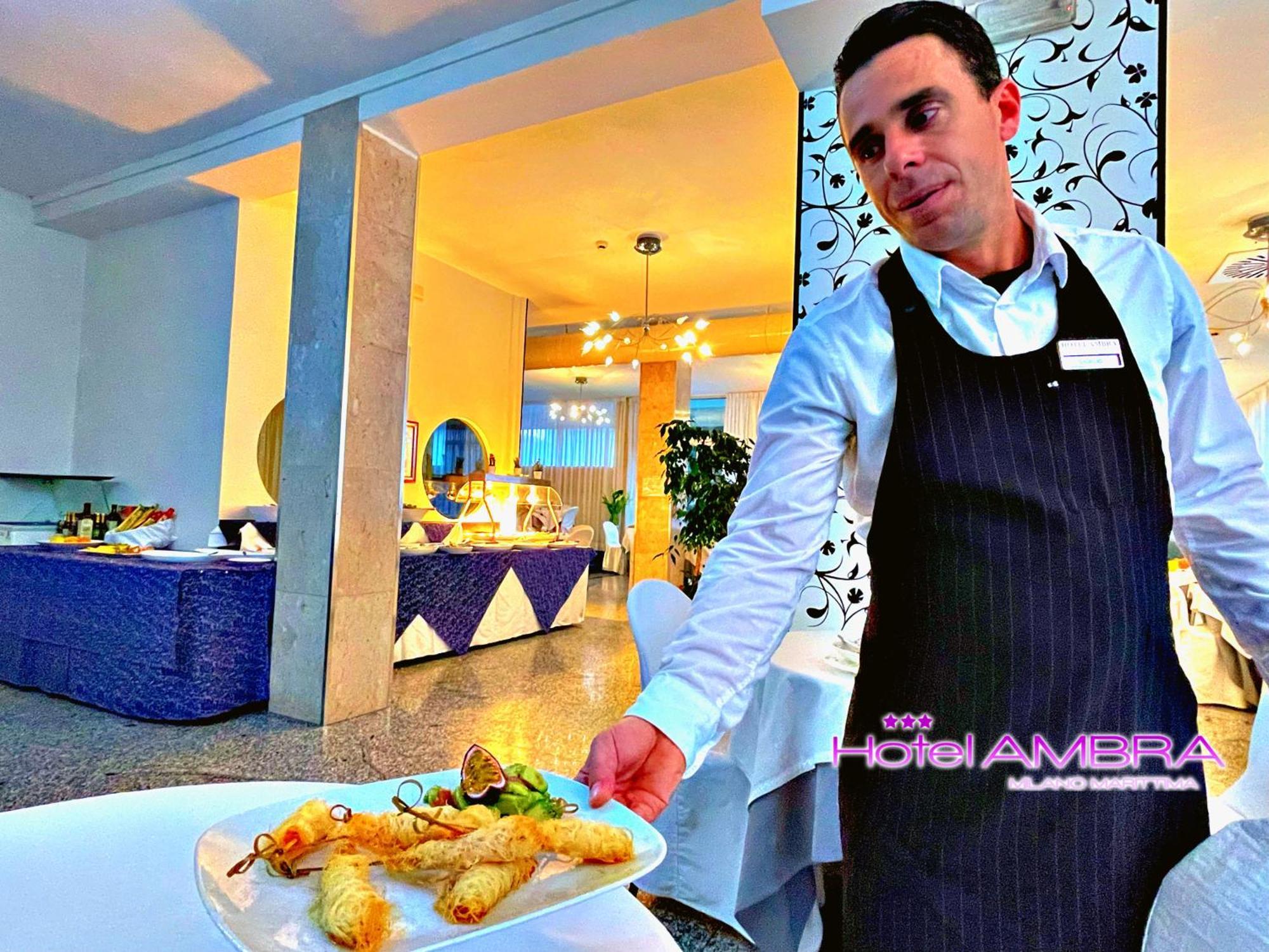 Hotel Ambra Milano Marittima Bagian luar foto