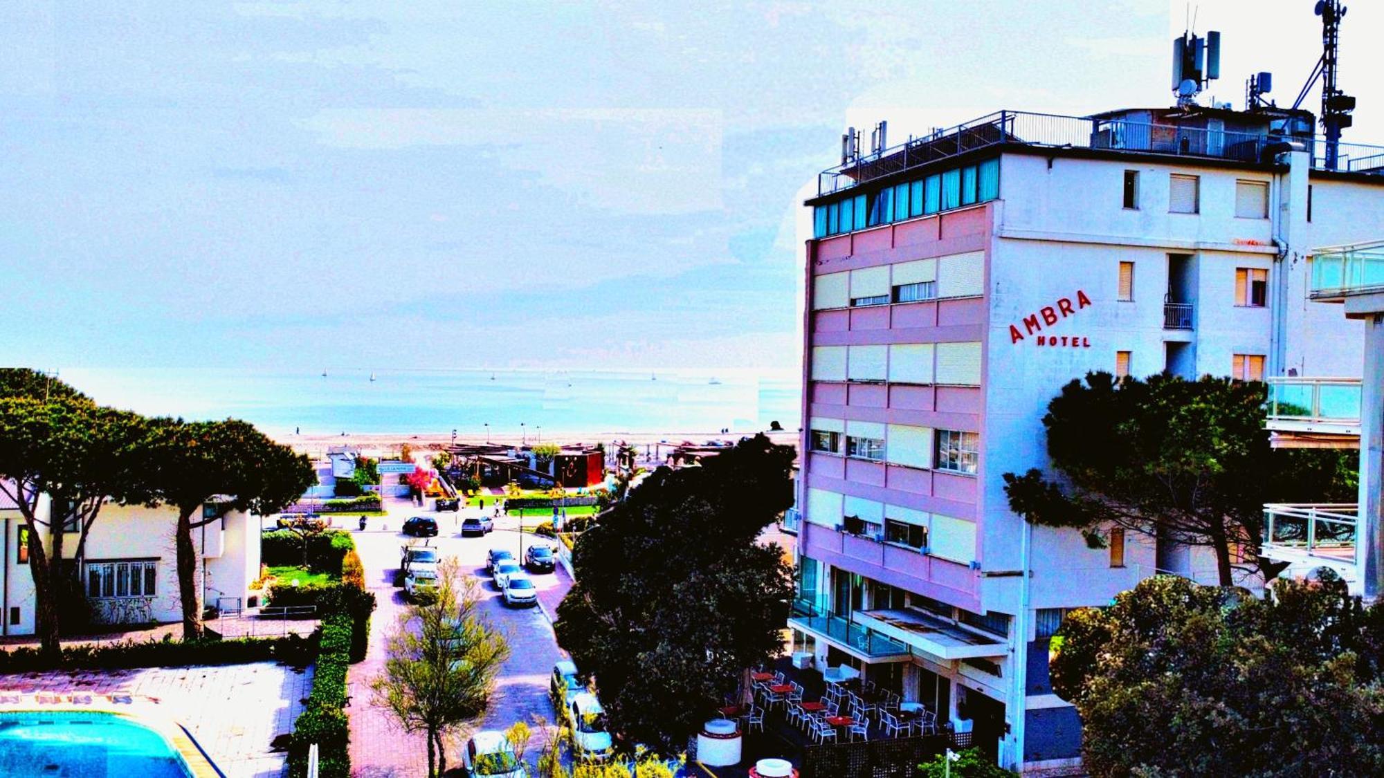 Hotel Ambra Milano Marittima Bagian luar foto