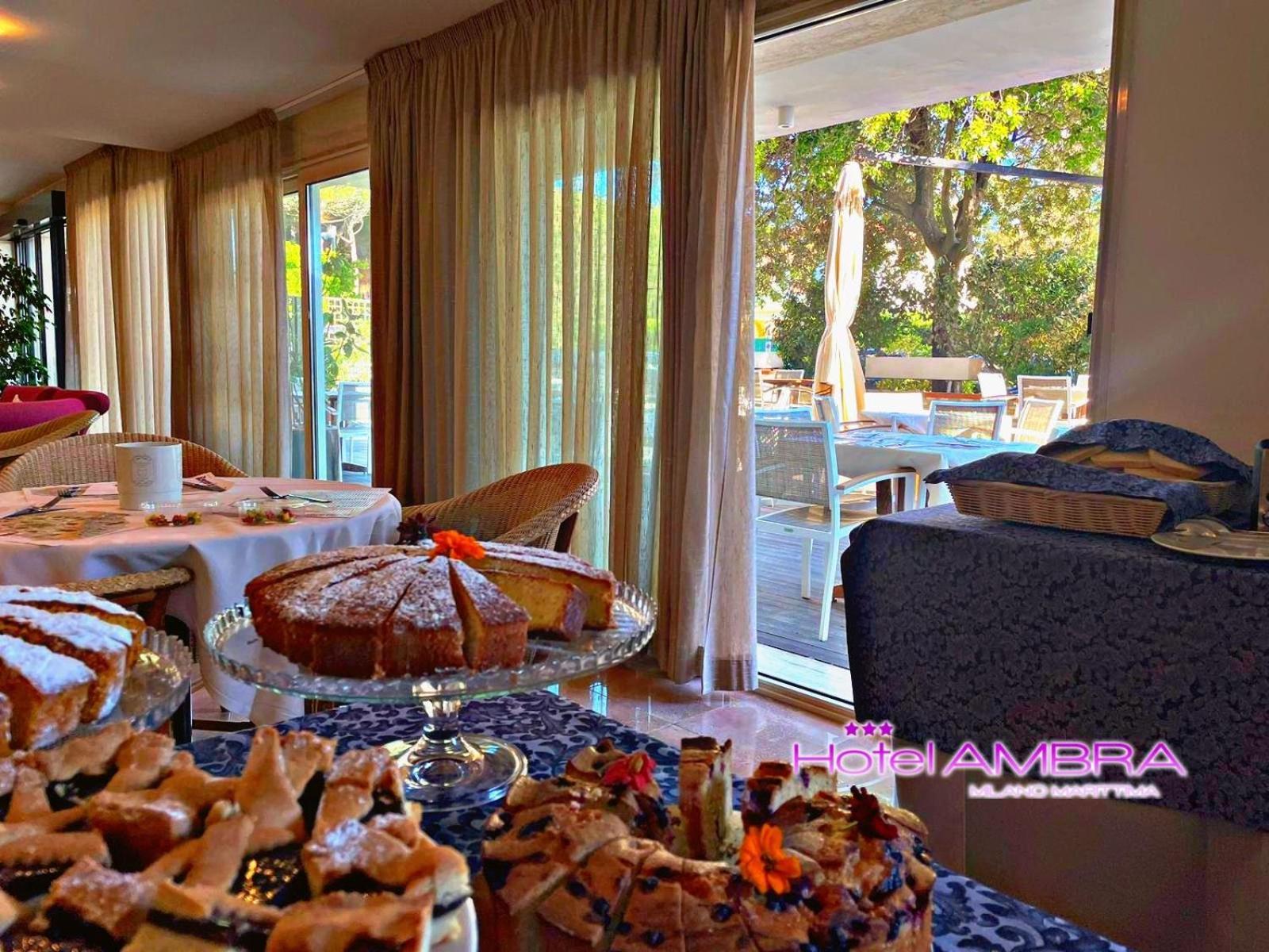 Hotel Ambra Milano Marittima Bagian luar foto