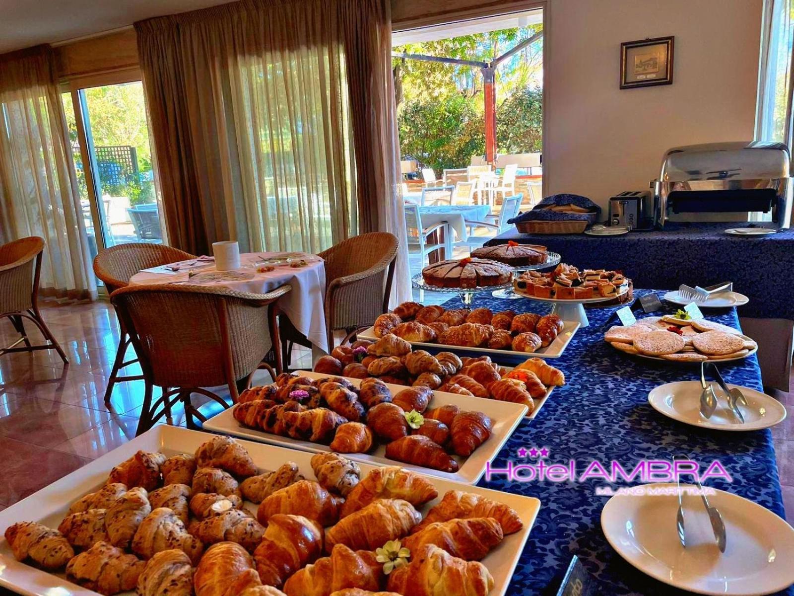 Hotel Ambra Milano Marittima Bagian luar foto