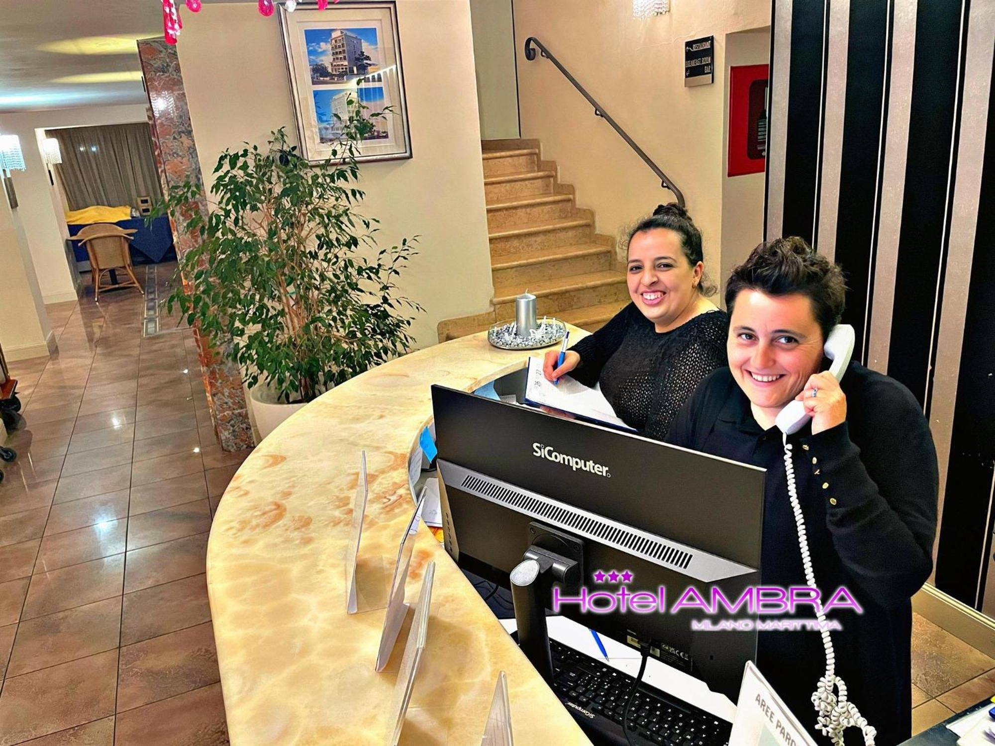 Hotel Ambra Milano Marittima Bagian luar foto