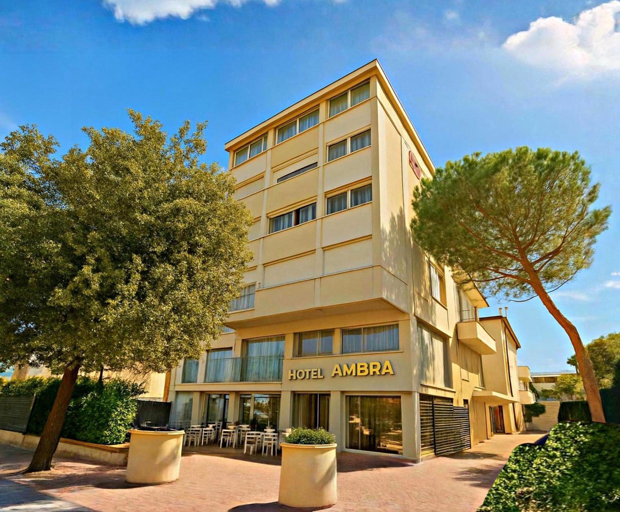 Hotel Ambra Milano Marittima Bagian luar foto